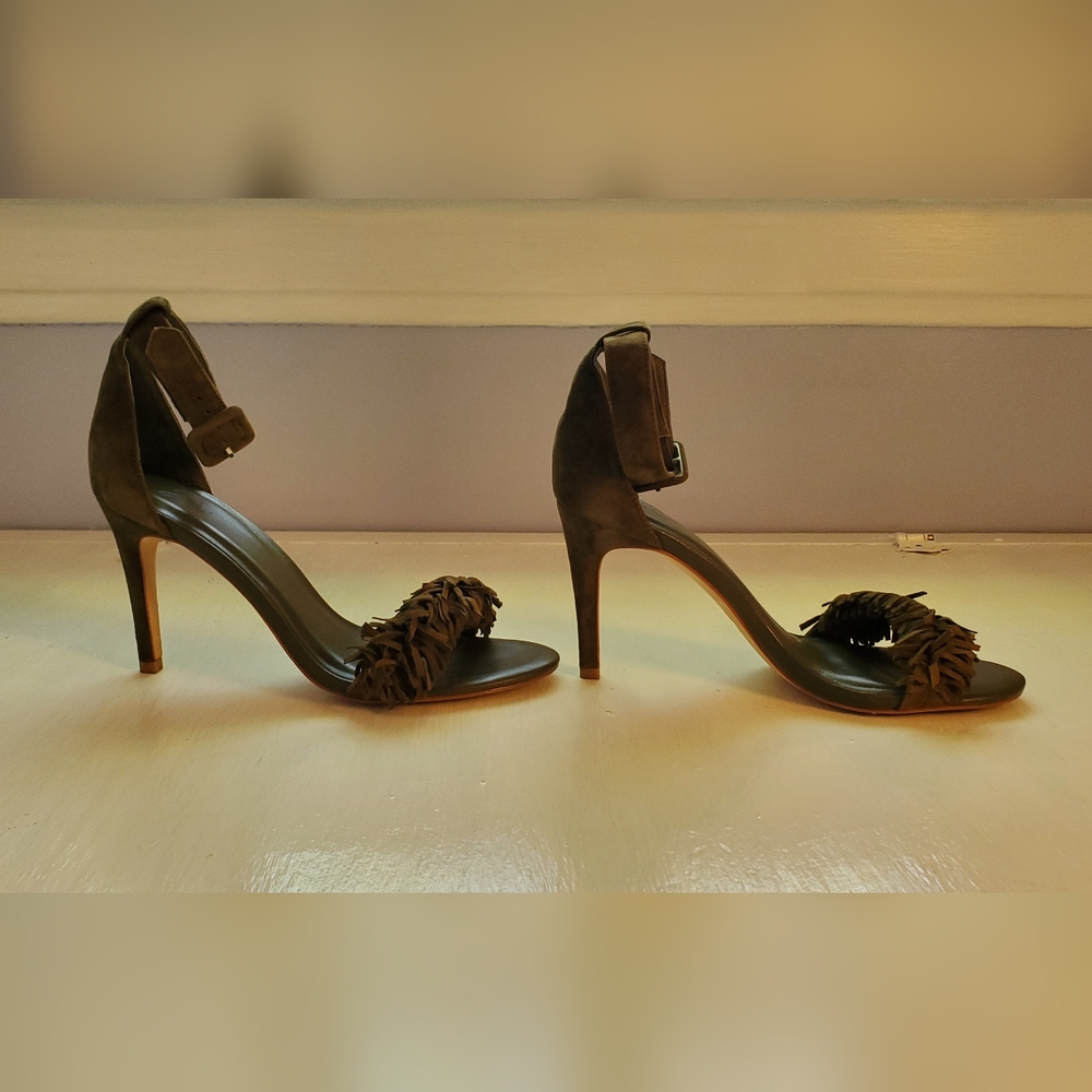 Joie Pippi suede fringe ankle strap sandal heels - Picture 3 of 13